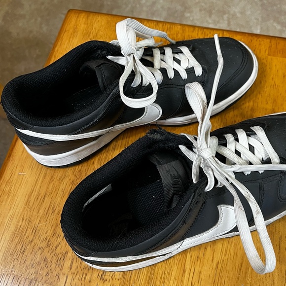 Nike Women’s Low-Top Reverse Panda Dunk Sneaker in Black/White - Picture 5 of 13